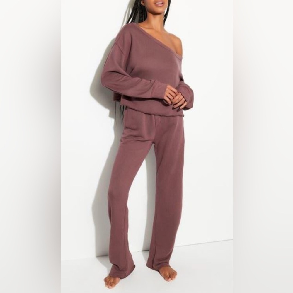 Spiritual Gangster Lounge Set. Top and bottom. Size small. NWOT.